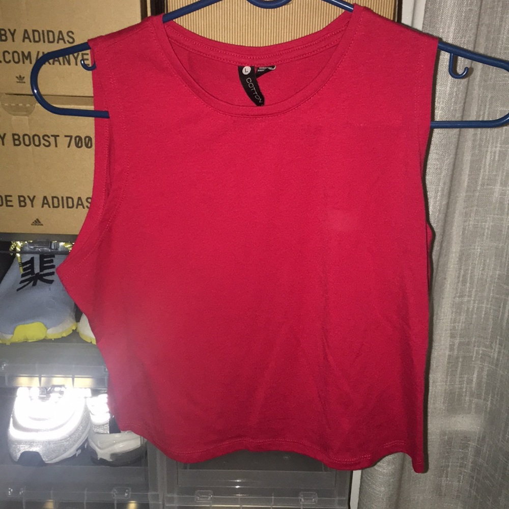 Red tank top cropped tight fitted